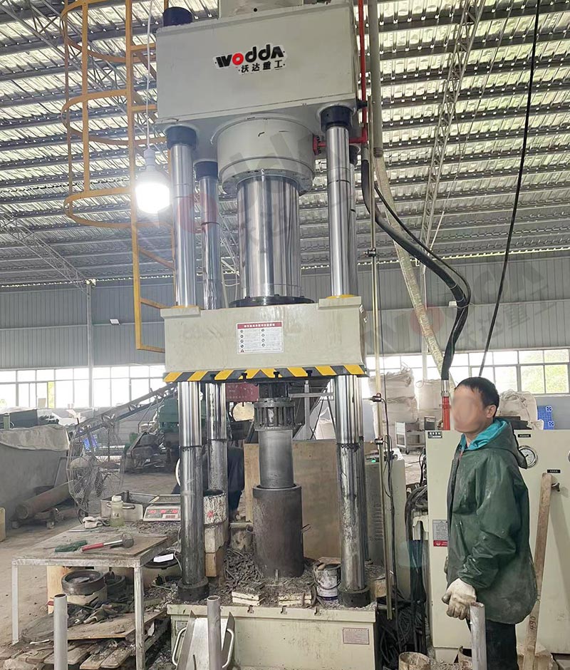 耐火材料(liào)坩埚成(chéng)型(xíng)液壓(yā)機