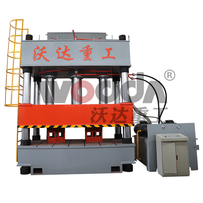 四(sì)柱液(yè)壓機