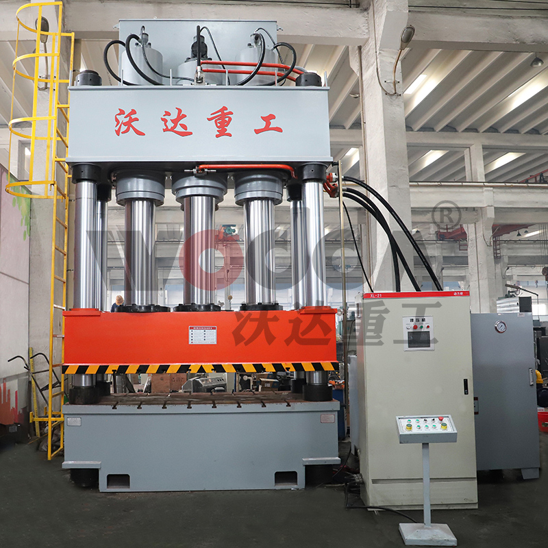 1500噸液(yè)壓機(jī)