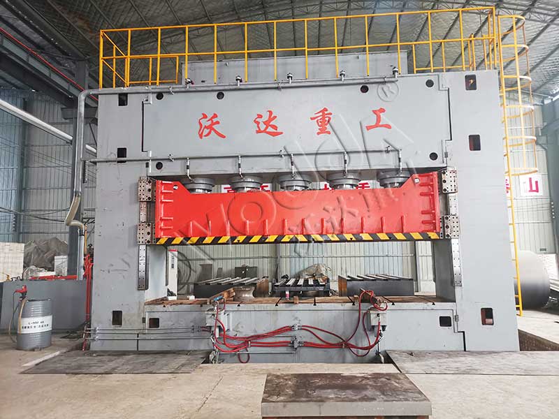 2000噸(dūn)波紋(wén)闆液壓機