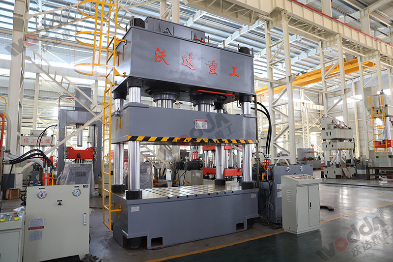 630噸四柱(zhù)液壓機
