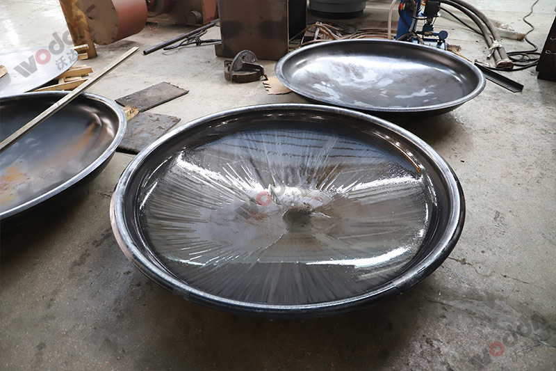 四柱液壓機2500噸封(fēng)頭拉(lā)伸液(yè)壓機(jī)廠家(jiā)