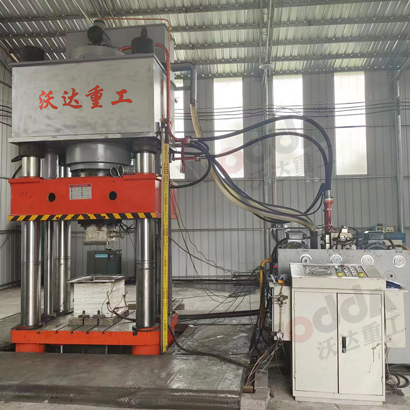 石(shí)墨坩(gān)埚自(zì)動化(huà)生産線_2000噸坩埚(guō)液壓(yā)機(jī)_200噸(dūn)液壓機廠家
