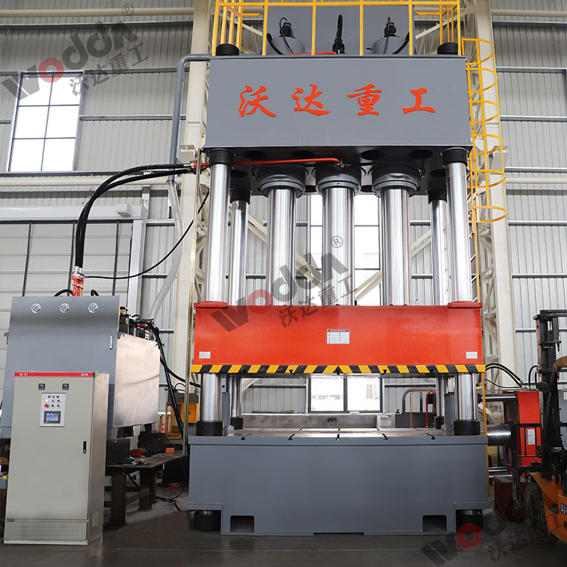 1500噸四柱(zhù)液壓機