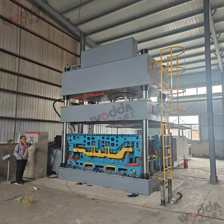 315噸汽(qì)車内(nèi)飾(shì)件液壓機（圖2）