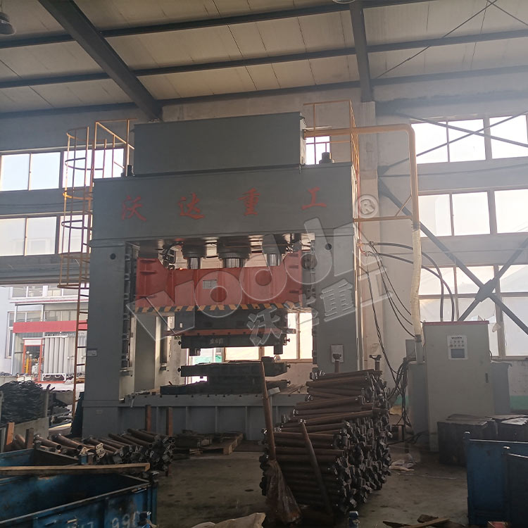 1000噸(dūn)汽車配件(jiàn)成型液壓(yā)機.jpg
