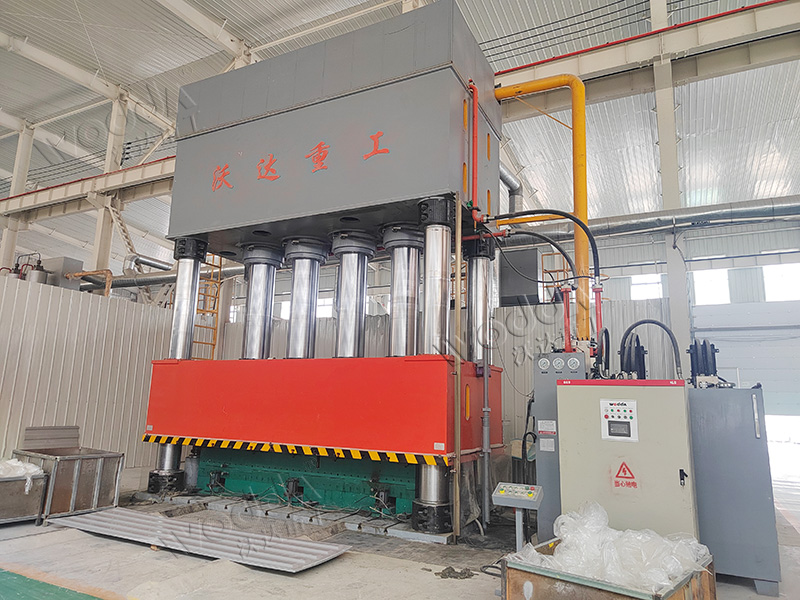 2000噸smc環網櫃(guì)配電箱(xiāng)成型液壓機