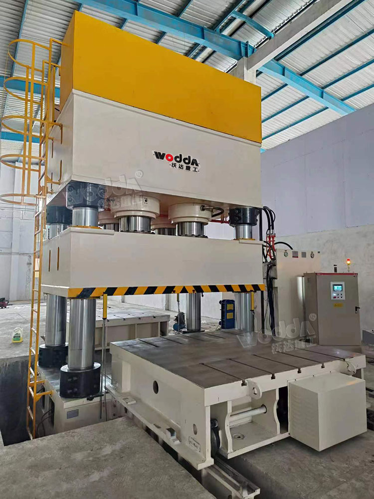 複合(hé)材料(liào)模壓機