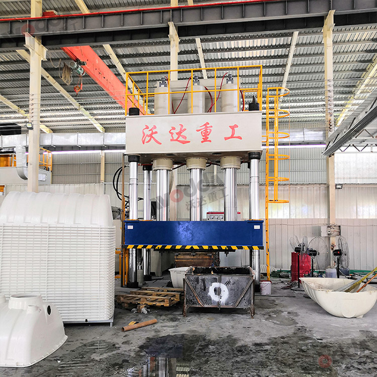 1000噸玻璃鋼(gāng)化糞池液(yè)壓機