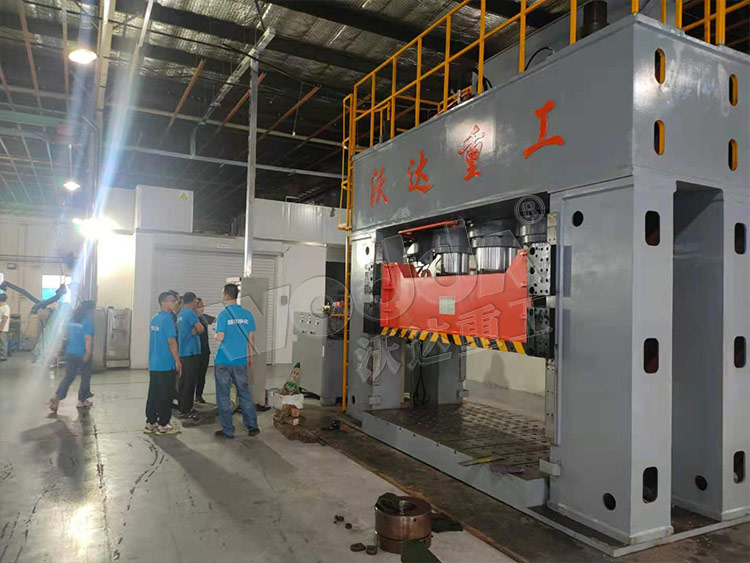 1000噸框架(jià)式拉伸機