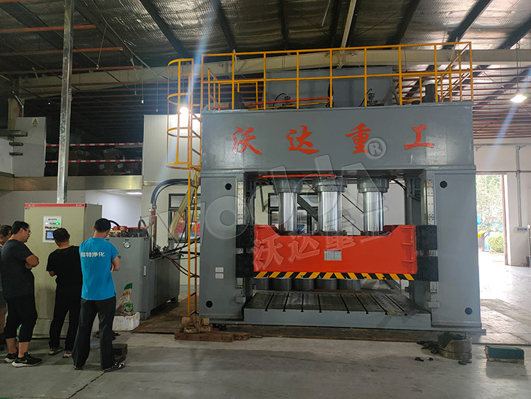 1000噸框架式(shì)薄闆拉伸(shēn)液壓(yā)機