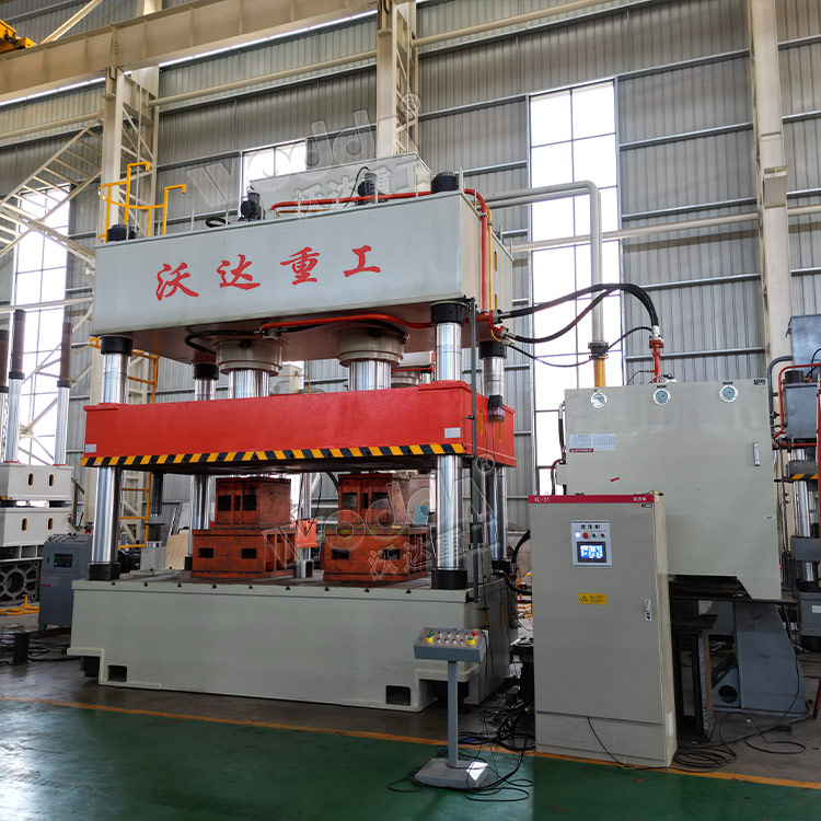 1000噸三(sān)梁四柱液壓機（玻璃鋼水箱液壓機）