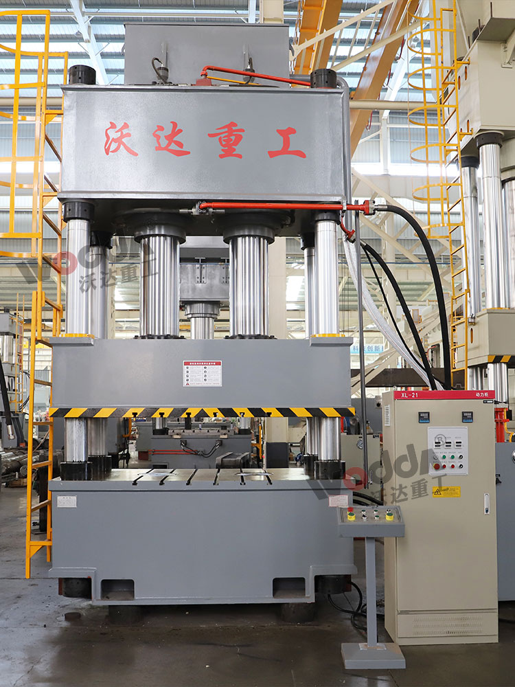 非(fēi)标(biāo)定制500噸雙(shuāng)缸伺服四柱液壓機