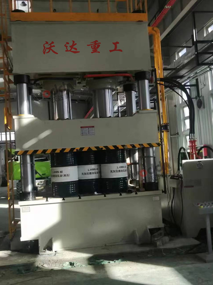 1000噸三(sān)梁四柱液壓機